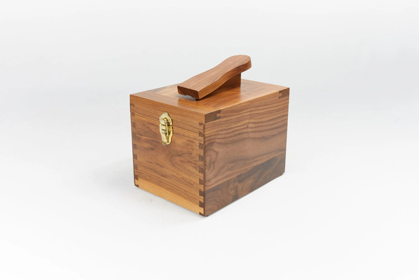 George's Large Walnut Hinge