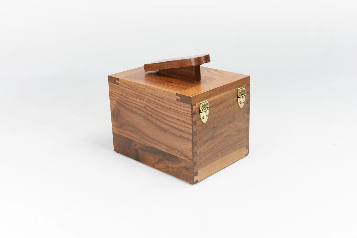 George's Large Walnut Hinge