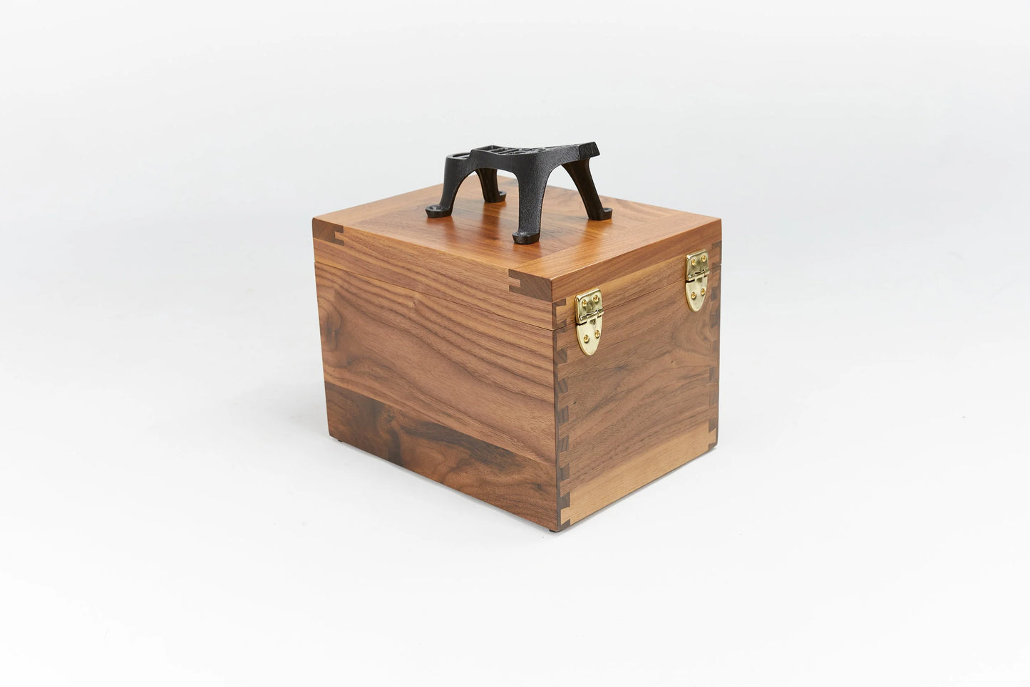 George's Large Walnut Hinge